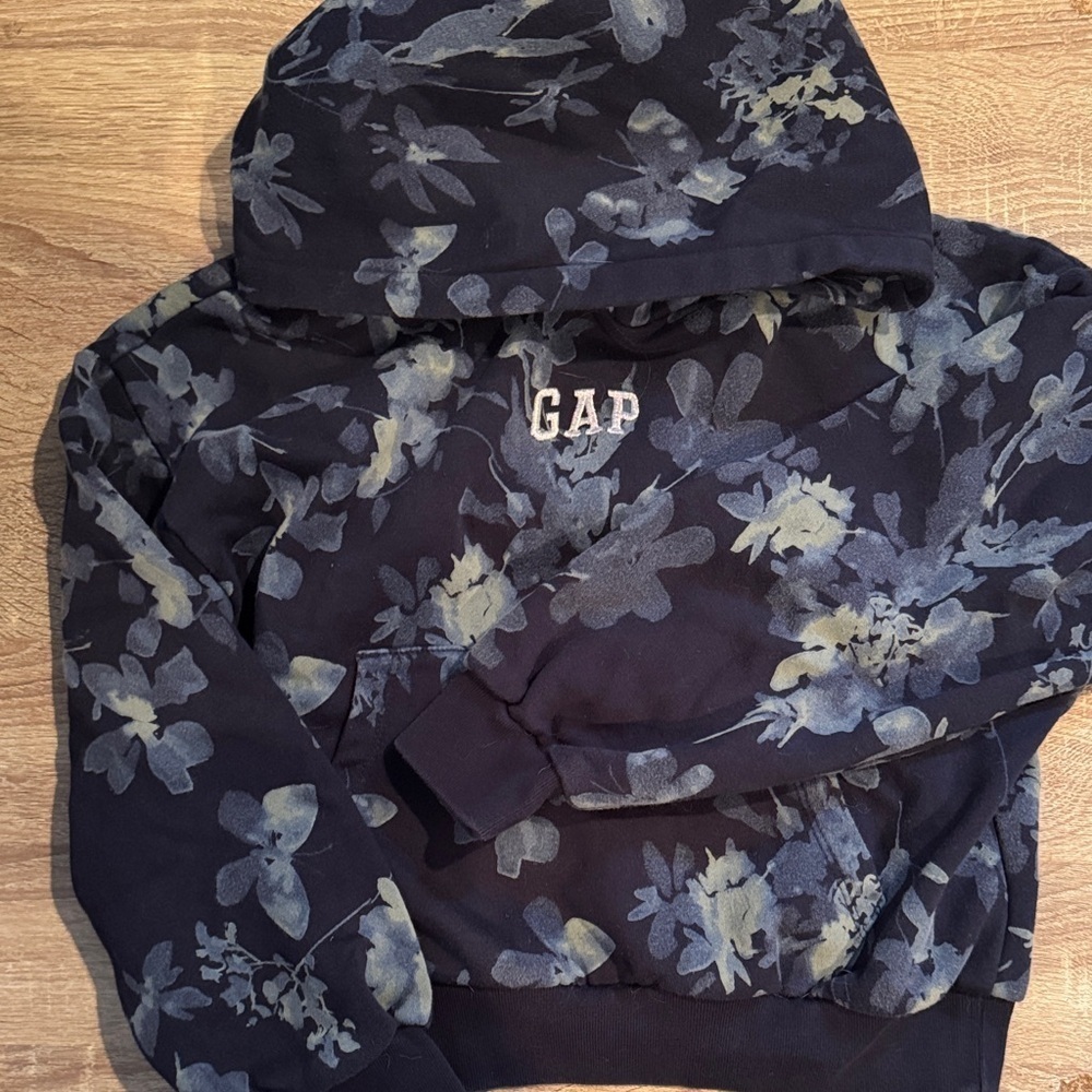 GAP Shirt